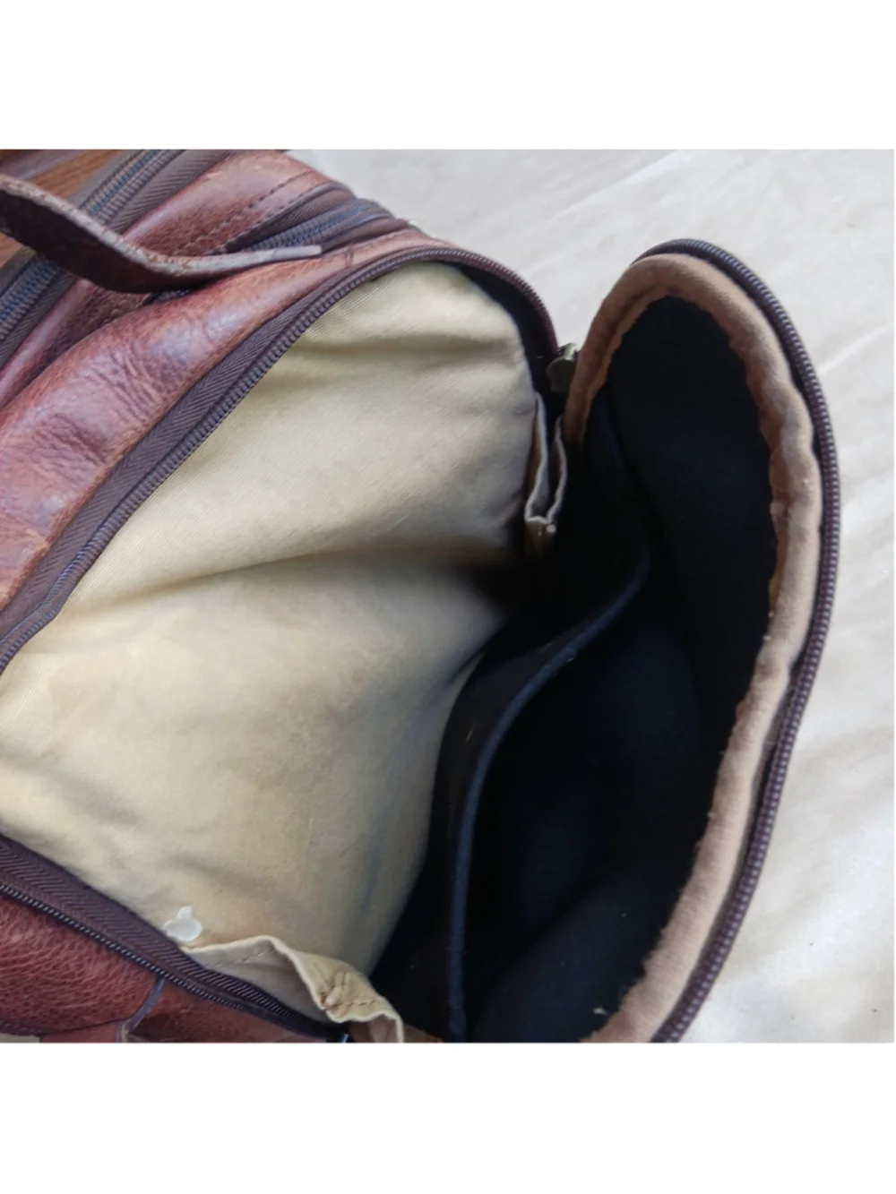 Duluth Trading Company Lifetime Brown Patina Leather Vintage Crossbody Bag